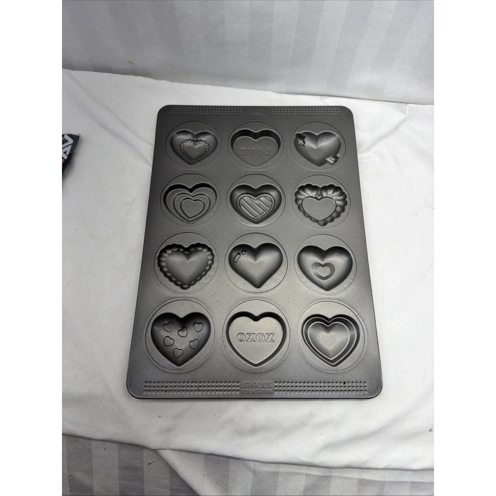 Sweet Creations Heart Cookie Baking Pan 12 Assorted Heart Shapes Nonstick Gray‎
